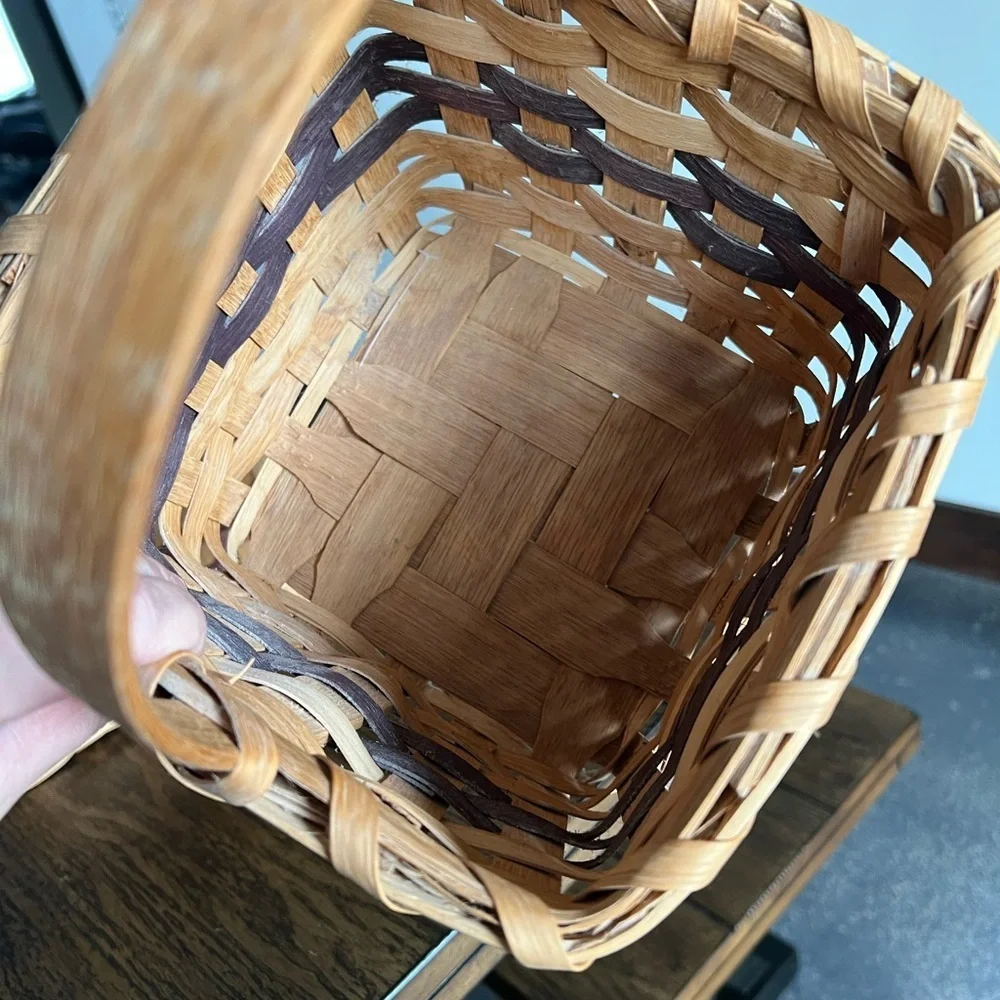 Vintage Hand Woven White Oak Cherokee Gathering Davis Basket Walnut/Bloodroot